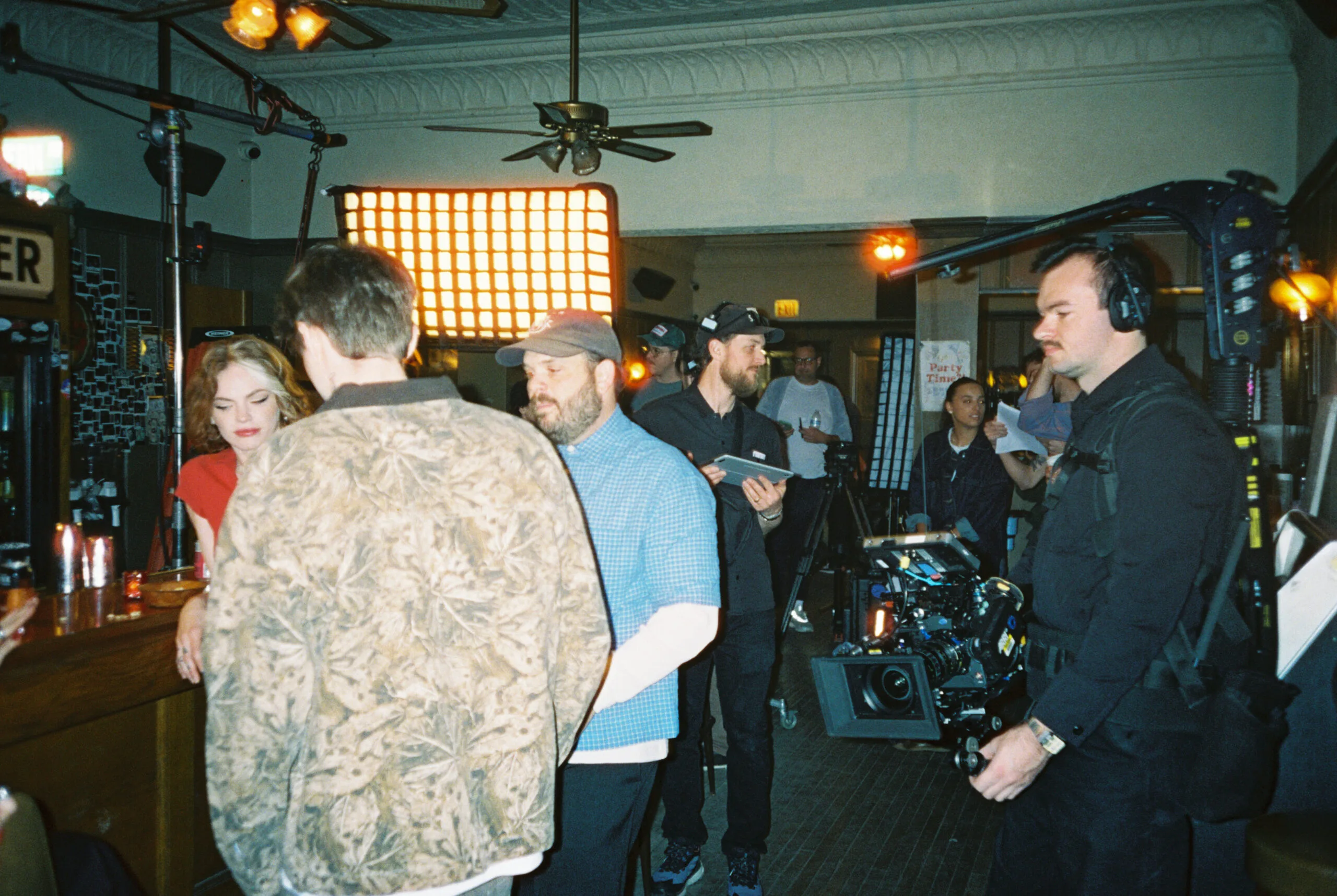 33761am000001-R7-E184-scaled